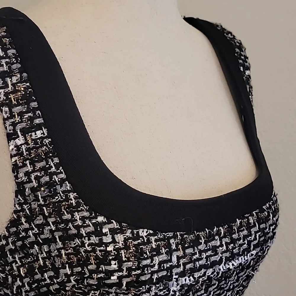 Guess Black and White Mini Dress with Chic Appeal - Picture 10 of 10